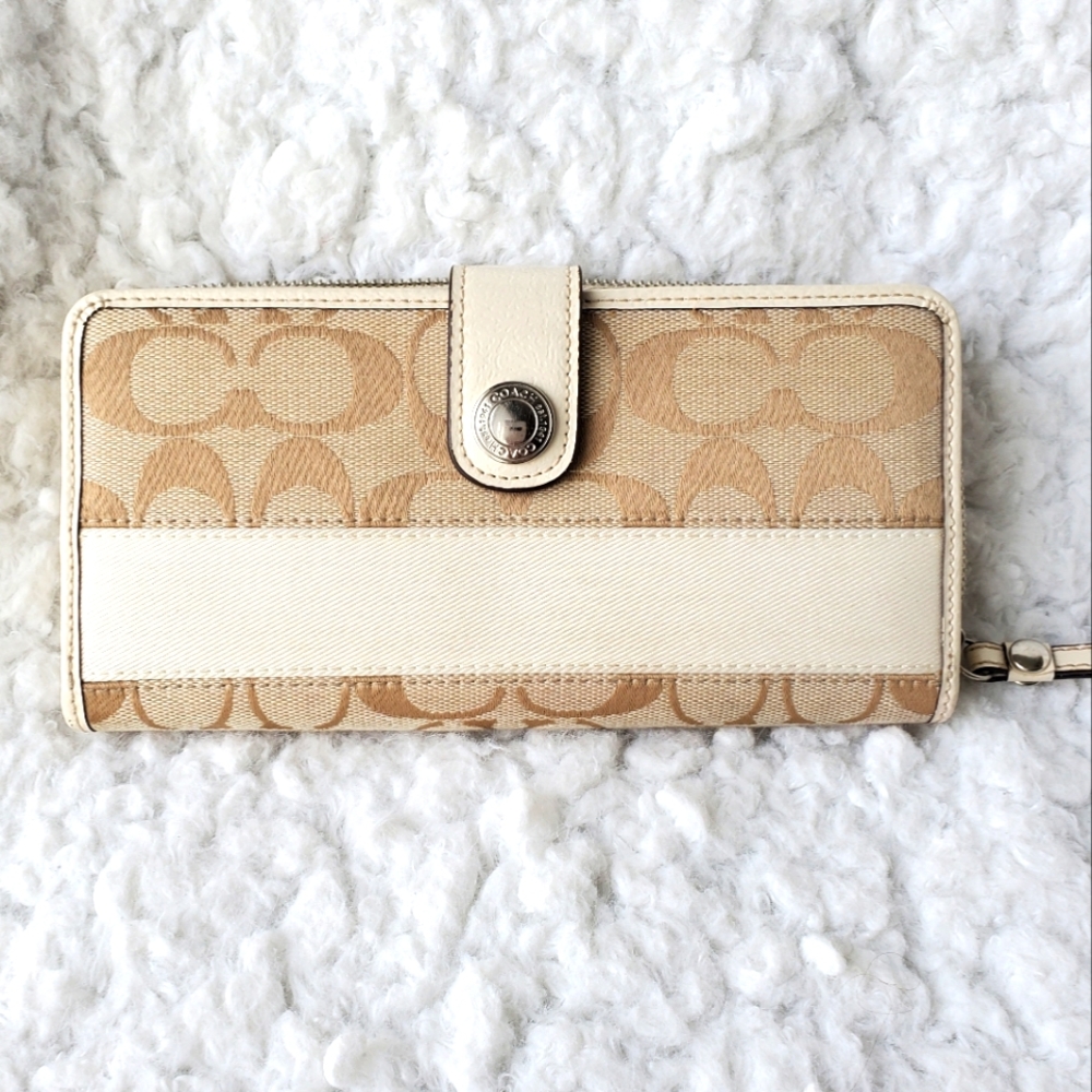 COACH Signature Wallet